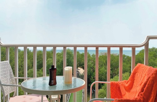 Na Chom Thian Apartment | Sea + Sunset Views + Netflix and Bathtub Hideaway