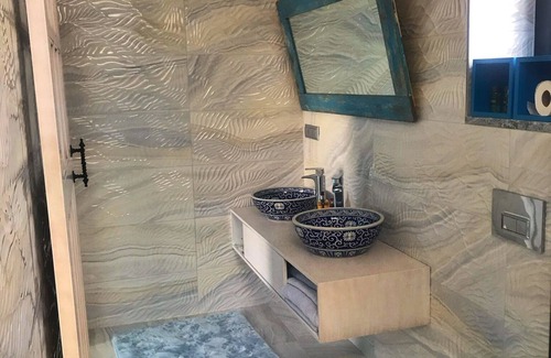 Eceabat House | Sea -themed 1 bedroom luxury studio sleeps 2, among olive grove