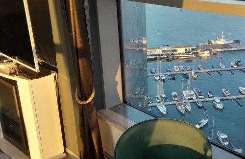Srodmiescie Apartment | SEA TOWERS PANORAMIC PENTHOUSE, 28 floor! Sea & City View from GLASS CORNER TRIANGLE! 75m2! Terrace!
