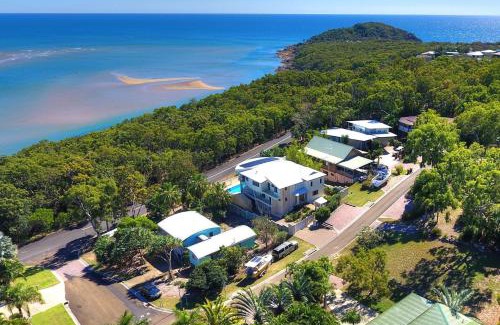Seventeen Seventy House | Sea Turtle 1770 holiday home