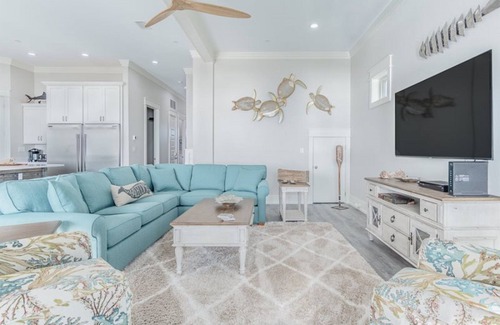 Bel Air House | Sea Turtle. New, Luxury, Gulf Front Home with pool 7br 7.5 baths sleeps 28