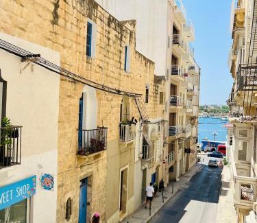 Sliema Apartment | Sea View Duplex - Sliema Centre