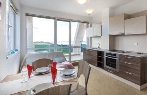 Pomorie Apartment | Sea View 1 Bed Apartment with stunning ocean views