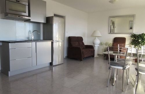 Bandol Apartment | SEA VIEW 3 MN WALK FROM THE BRIGHT AND MODERN BEACH