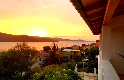 Tijesno Apartment | Sea view, 70 m², directly on the sea in Tisno, 2 bedrooms and bathroom