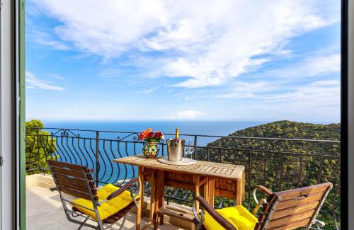 Villefranche-sur-Mer Apartment | Sea View Apartment with Private Secure Parking 3