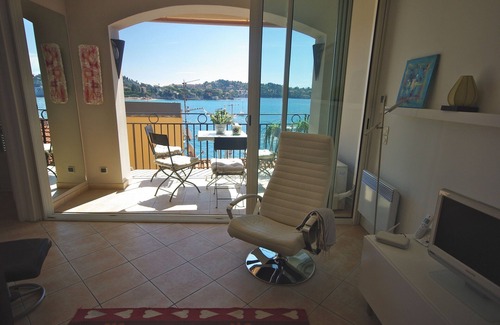 Villefranche-sur-Mer Apartment | Sea View Apartment in the Old Town - Air conditioning!