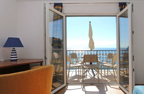 Drvenik Apartment | Sea View Apartment 23