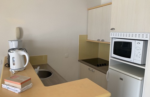 Crozon Apartment | Sea view apartment, direct access to the beach and swimming pool.