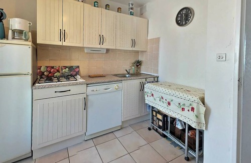 Valras-Plage Apartment | Sea view apartment private parking