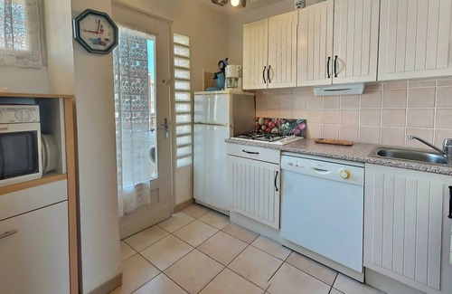 Valras-Plage Apartment | Sea view apartment private parking