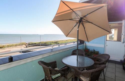 Rhyd-y-clafdy Apartment | Sea View Apartment