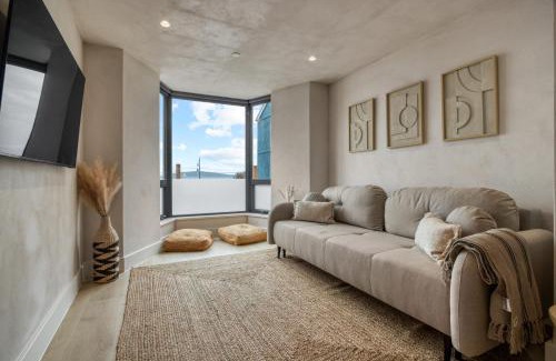 Mumbles Apartment | Sea View Apartment overlooking Mumbles Bay