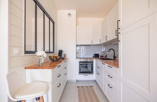 Royan Apartment | Sea view, Beach 2 min walk, Railway station, Center 5 min walk, 4 pers. classified 3*.