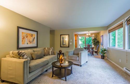 North End Apartment | Sea View, Best Area, No Stairs, WD, 2 Bedrooms, Jacuzzi Bath, New Carpet, Balcony, View, 825sf