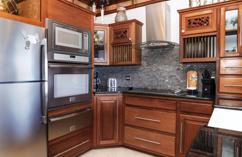 San Pedro Condo | Sea View Condo 21 - 2 Bedroom - Pool/Tours/Bar