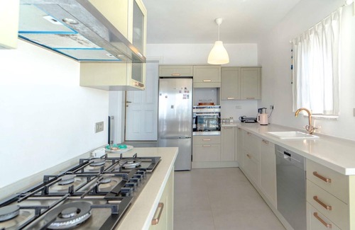Koyunbaba Villa | Sea View Flat with Terrace 3 min to Beach