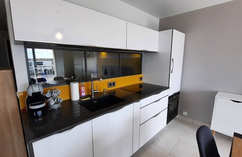 Binic Apartment | Sea view apartment at the foot of the port and beaches