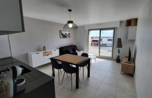 Binic Apartment | Sea view apartment at the foot of the port and beaches