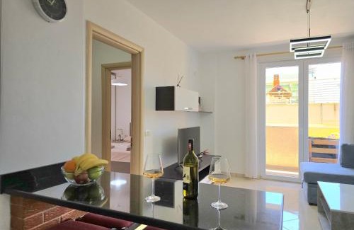 Golem Apartment | Sea View Holiday Apartment 073