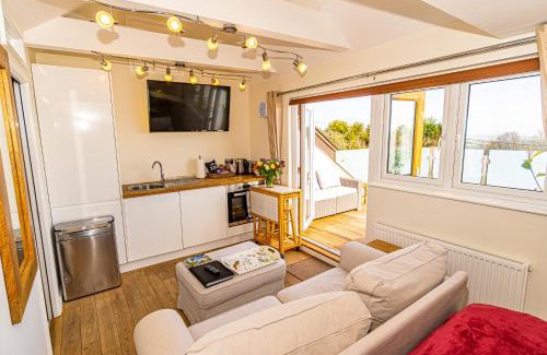 Hastings Apartment | Sea View Holiday Flat - Covehurst Bay