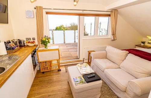 Hastings Apartment | Sea View Holiday Flat - Covehurst Bay