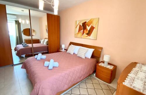 Qawra Apartment | Sea view home away from home
