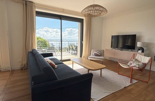 Saint-Marc House | Sea view house with terrace
