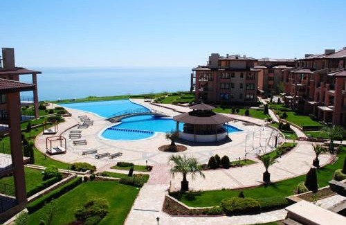 Topola Apartment | Sea View & infinity pool apartments in Kaliakria resort