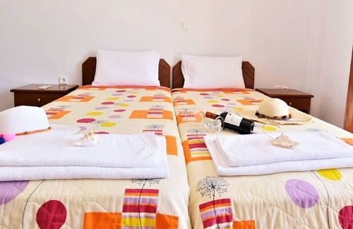Chrisi Ammoudia Apartment | Sea View Maisonette Apartment with A/C, only 300 Meters from the Beach !