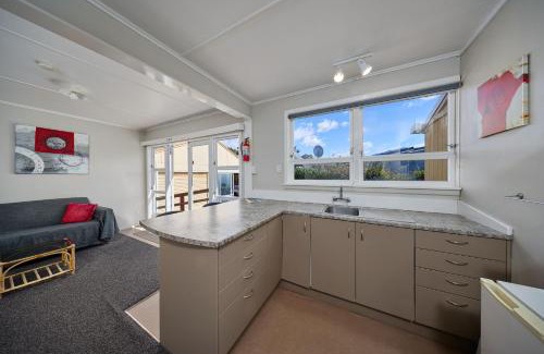 Kaikoura House | Sea View Motel - Unit 6