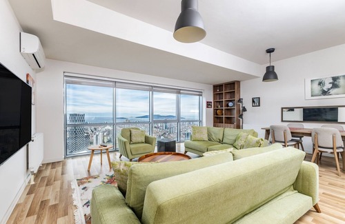 Kartal Apartment | Sea View New Built Residence, 3 min to Metro