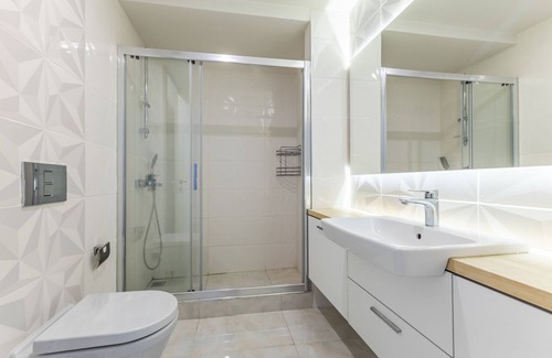 Kartal Apartment | Sea View New Built Residence, 3 min to Metro
