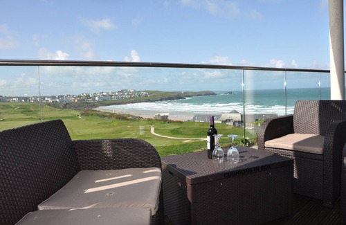 Newquay Apartment | Sea View of Fistral Beach and Golf Course, 9 Pearl Apartments