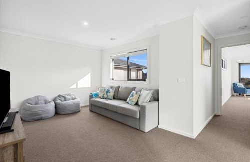 Clifton Springs House | Sea View Seaside Retreat in Clifton Springs