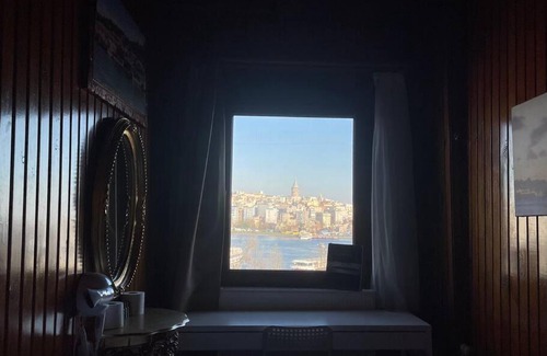 Zeytinburnu House | Sea View Studio House in Golden Horn