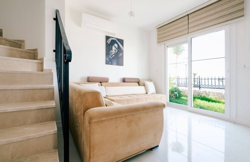 Bogazici Villa | Sea View Villa w Garden, Balcony By Beach in Milas