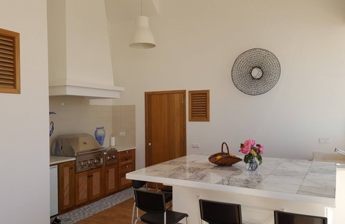 Santa Luzia House | Sea views and easy beach access in completely renovated historic house