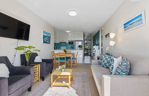 Alexandra Headland Apartment | Sea views at Alex Heads.