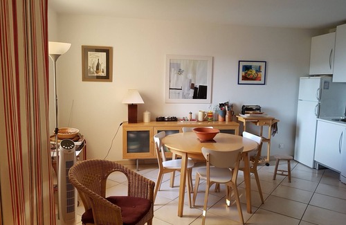 Cassis House | Sea views from a beautiful building, ideally located in Cassis near the harbour