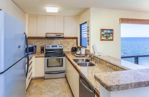 Kailua-Kona Condo | Sea Village #4114 | Panoramic Ocean Views!