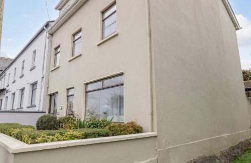 Roundstone House | Sea Watch House