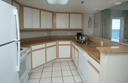 Arcadian Shores Condo | Sea Watch South 915 Oceanfront 3BR Condo with Great Amenities