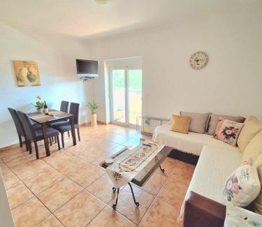 Kaluđerac Apartment | Sea Whisper Apartment