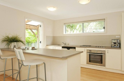 Callala Beach House | Sea Whispers – minutes walk to beach