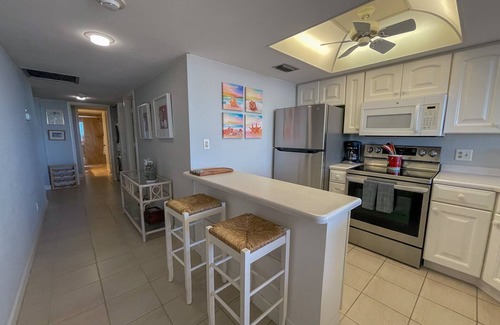 Marco Island Condo | Sea Winds 101 Beach front, first floor, large corner unit