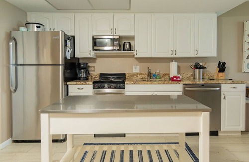 Marco Island Condo | Sea Winds Beachfront Top Floor n Condo 1704