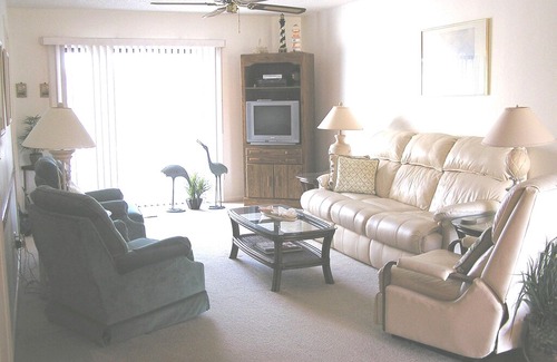 New Smyrna Beach Apartment | Sea Woods 3/2 Condo Unit 263
