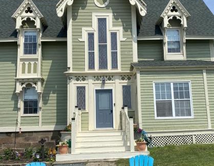 Pictou Bed & Breakfast | Seabank House Bed and Breakfast Hummingbird