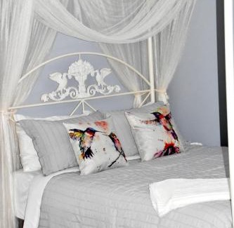 Pictou Bed & Breakfast | Seabank House Bed and Breakfast Hummingbird